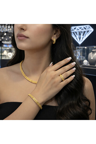 Un طقم بديل الذهب “اللهب الملكي” – تصميم فاخر بلمسة ذهبية متوهجة