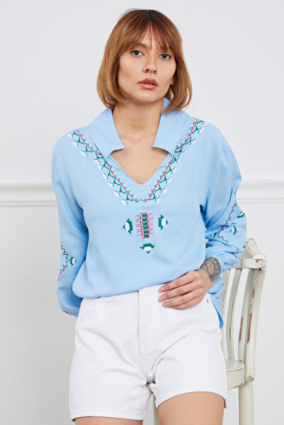 zenne Ethnic Embroidered V-Neck Blouse Blue