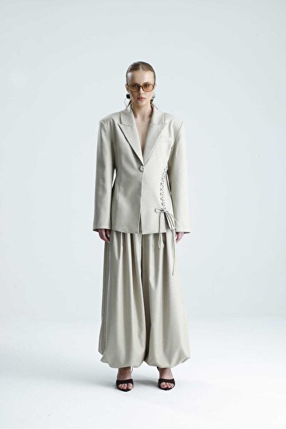 GACA COLLECTION NUİT Belden Oturtmalı Krem Kuş Gözü Detaylı Ceket