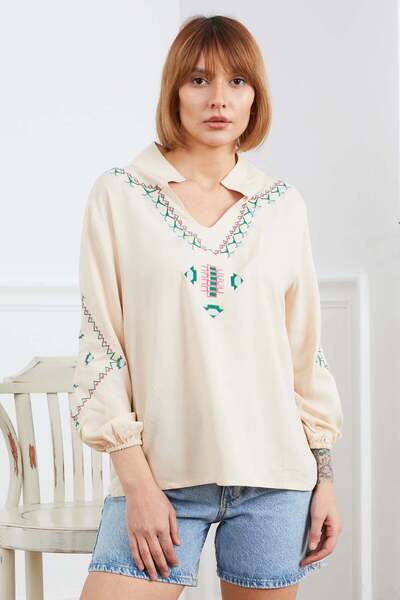 zenne Ethnic Embroidered V-Neck Blouse Beige