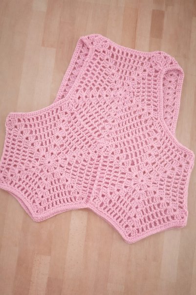 EL YAPIMI Megahan Boutique El Orgusu Lace-Like Knit with Front Straps Vest