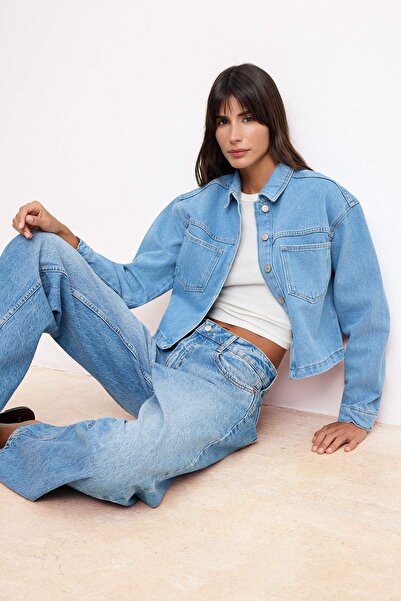 ترينديول كوليكشن جاكيت دينيم أزرق قصير/قصير قطعة واحدة من القطن بنسبة 100% TW...