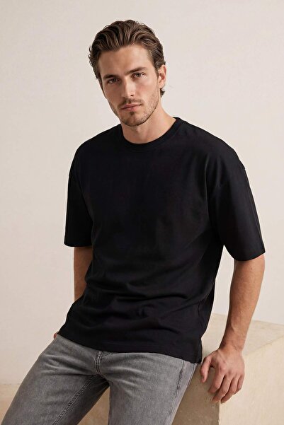 Kolekcia Trendyol Čierne tričko základnej veľkosti Oversize/Wide Cut TMNSS26B...