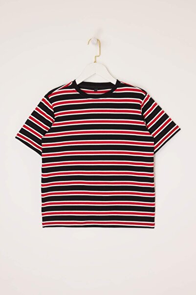 Trendyol Collection Rot gestreiftes, kurzärmliges, wattiertes Strick-T-Shirt ...