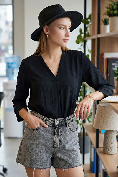 armonika Women's Black V-Neck Quarter Sleeve Blouse Arm-25Y001024