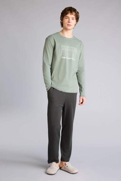 DeFacto بدلة بيجامة رجالية برقبة دائرية وأكمام طويلة مطبوعة، الجزء السفلي الم...