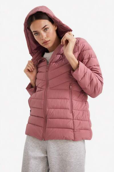 DeFacto Su İtici Regular Fit Kapüşonlu Fermuarlı Cepli Şişme Mont E9253AX25AU