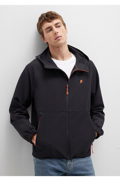 Mavi Vodootporna crna jakna sa kapuljačom, standardnog kroja / normalnog kroj...