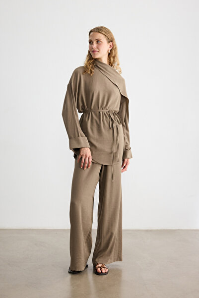 BE BLUE PANTALONE U BOJI PEPELJASTOG KAKI SA ELASTIČNIM STRUKOM