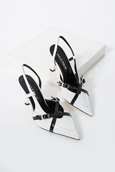 diclepolat حذاء نسائي أبيض وأسود من الجلد اللامع ذو مقدمة مدببة بإبزيم سلينجب...