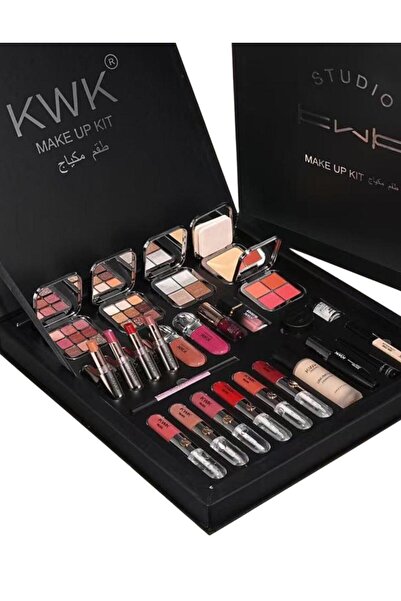 KWK بوكس مكياج متكامل | تنسيق احترافي، جودة عالية، لمسة جمالية كاملة من