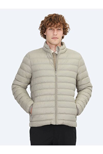 Kip Palton casual țesut cu guler înalt, cu croiala normală, din nurcă