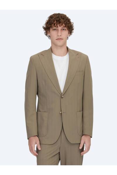 Kip Costum modern cu dungi de nurcă