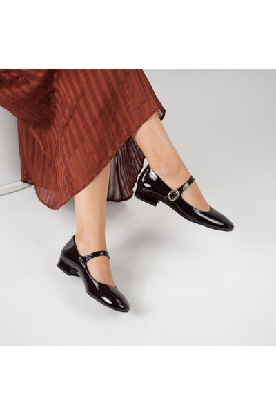 Ametist Marry Burgundy Shiny Leather Blunt Toe Short Heeled Women's Shoes