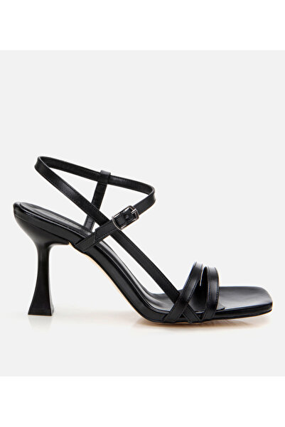 Hotiç Γυναικεία μαύρα πέδιλα με λεπτό τακούνι