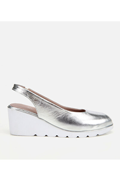 Hotiç Γυναικεία δερμάτινα πέδιλα με λαμέ αγκράφα και σφήνα τακούνια