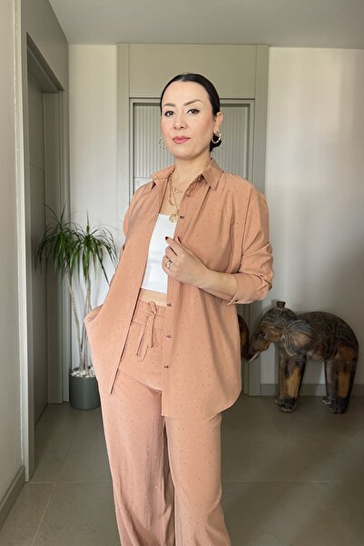 Butik طقم قميص وبنطلون لامع مرصّع بالأحجار ملمس ناعم