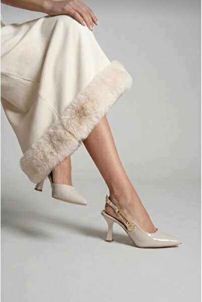 FİYANA SHOES DETALII CU CATARAMĂ AURIE, MATERIAL DIN PIELE LĂCUITĂ, STILET DE...