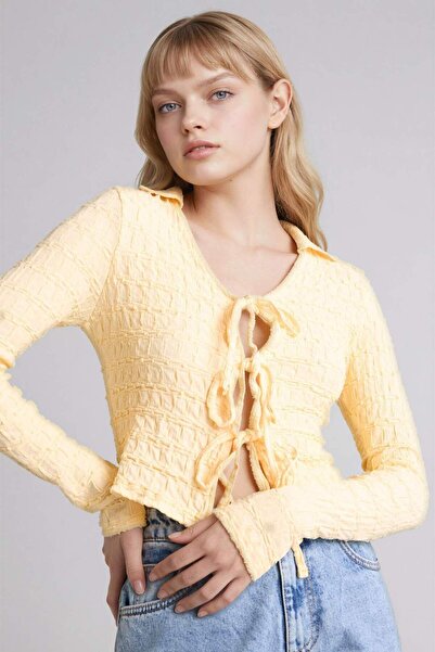 DeFacto بلوزة مطوية من الأمام بأربطة G9513AX26SP