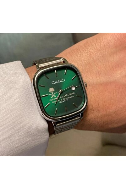 Moment ساعة يد CS كا ســيو رجالي LTP سير ستيل فضي بمينا مزين بشعار الممكلة