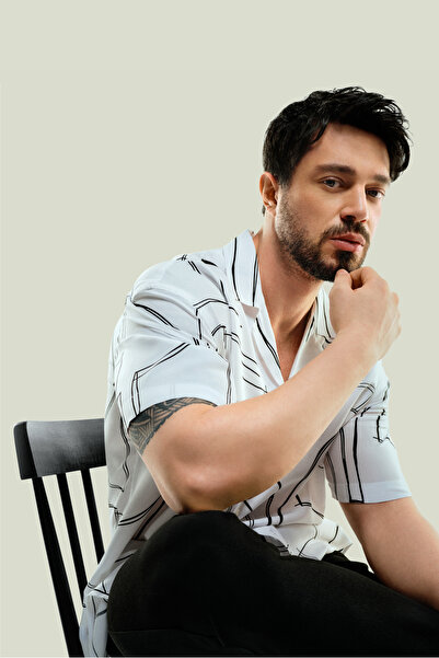 Avva Erkek Beyaz %100 Viskon Apaj Yaka Baskılı Viskon Kısa Kollu Oversize Fit...