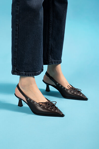 Atelier Lakonia قهوة جلد كلاسيك للسيدات حذاء بكعب