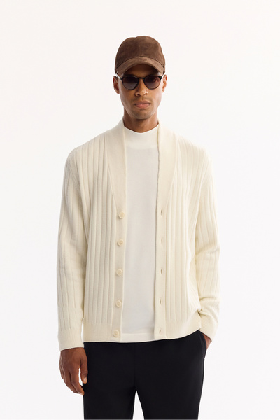 Avva Muški kardigan od ekrue materijala sa šal ovratnikom, kopčanjem, mekim d...