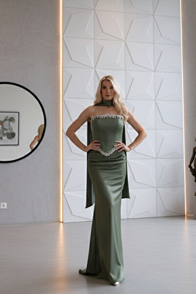 Feminist Üzeri Taş İşleme Detaylı Kuşak Bağlama Detaylı Straplez Abiye Haki 0...