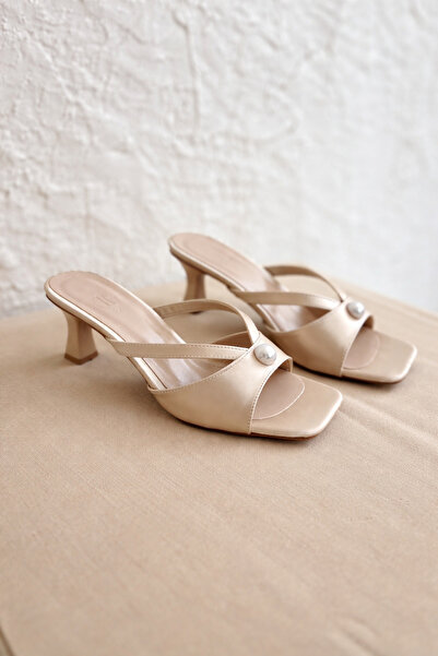 BZC AYAKKABI شبشب نسائي من الساتان واللؤلؤ بكعب قصير ومريح