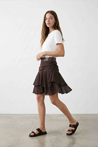 Quzu Σετ Ζώνη τεμαχίων Με βολάν Συνδυασμένο Μίνι Φόρεμα Εκρού