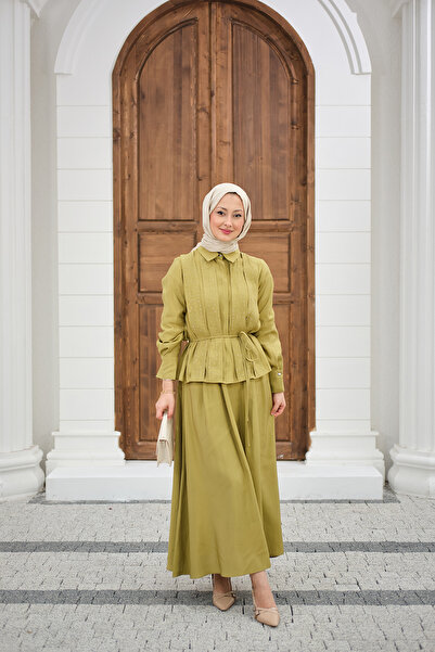 LOCCO Дамски комплект с пола с копчета, скрити в камъчетата, и връзки в талия...