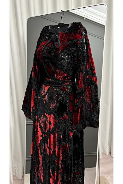 Sondos Fashion A uniquely designed jalabiya