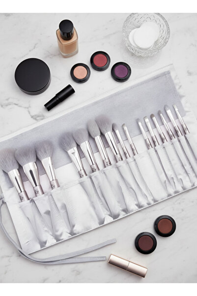 Yallabena 🖌️ طقم فرش مكياج فاخر مكون من 12 قطعة - تصميم رمادي أنيق ولمسة نها...