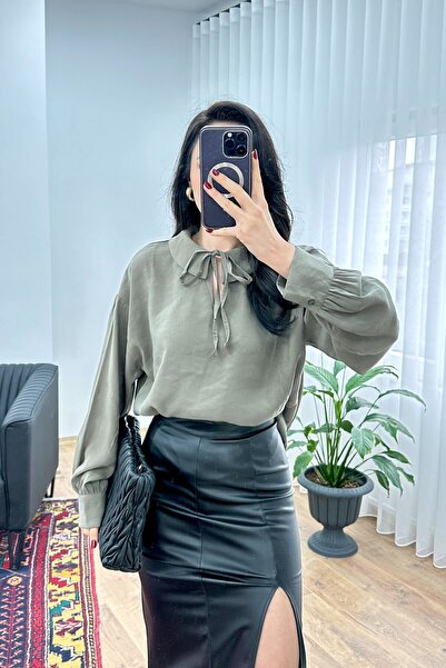 Hipo Trend Yaka Tie-Detail Drapey Khaki Blouse