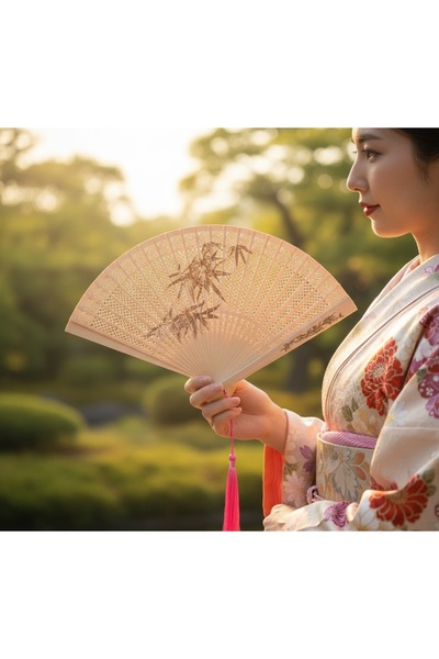 Kuzey Tacı Zen Garden Serisi: Bambu ve Doğa Motifli Oymalı Ahşap Yelpaze - Bü...