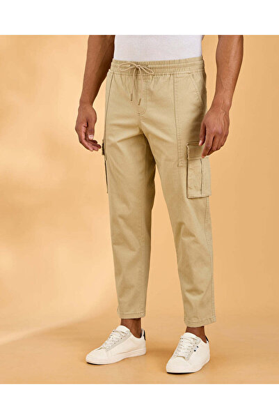 REDTAG بنطلون رجالي بيج اللون بجيوب