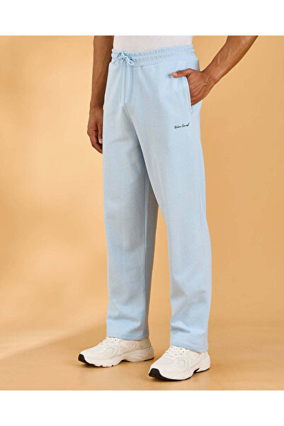 REDTAG بنطال رياضي رجالي أزرق فاتح مزين بتطريزات قماش إنترلوك