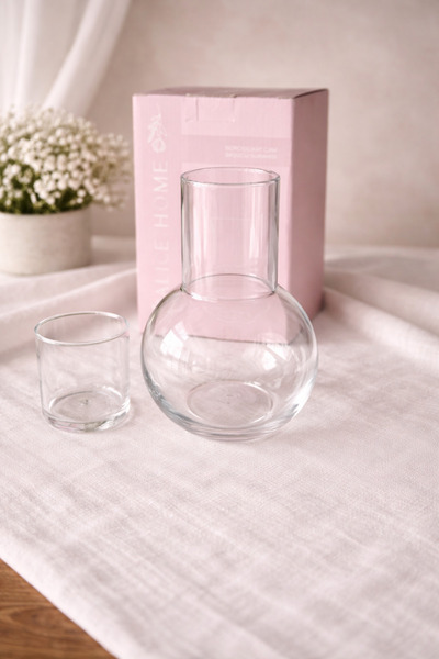 Alice Başucu sürahisi