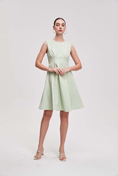 Nichii Sleeveless embroidered knee-length dress