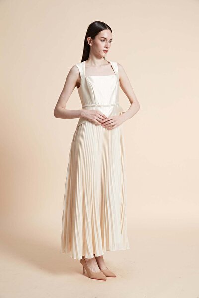 Yola فستان ماكسي سادة بدون أكمام بثنيات