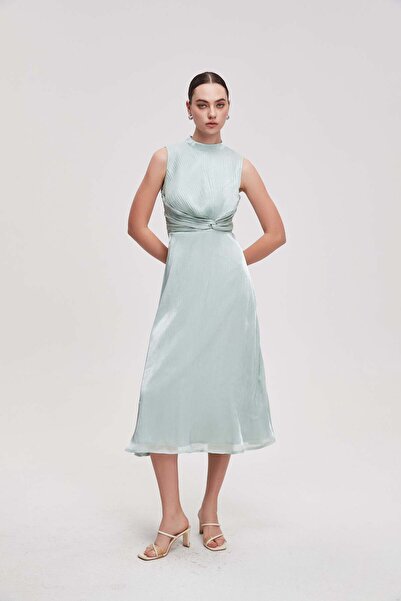 Nichii فستان ميدي سادة بدون أكمام