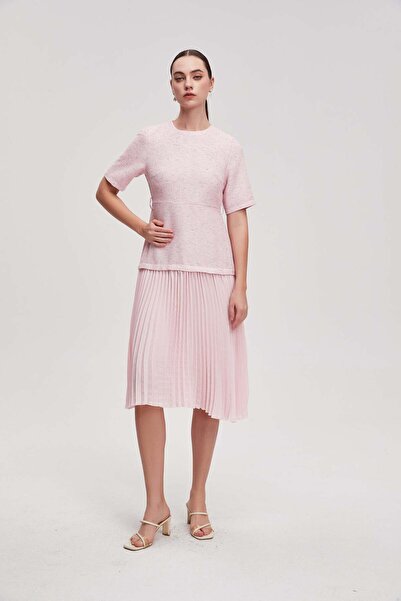 Livia فستان بسيط قصير الأكمام يصل إلى الركبة