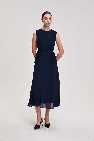 Nichii Sleeveless plain formal midi dress