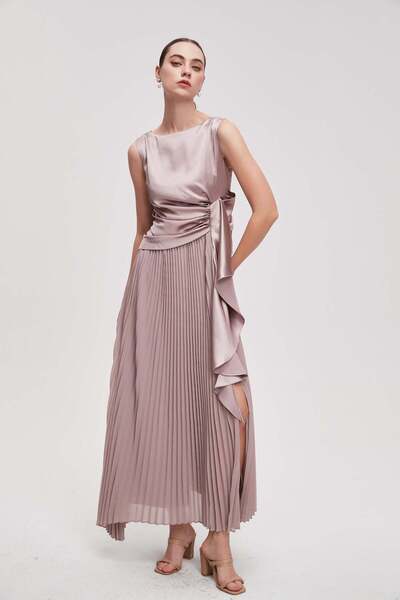 Livia Sleeveless pleated plain maxi dress