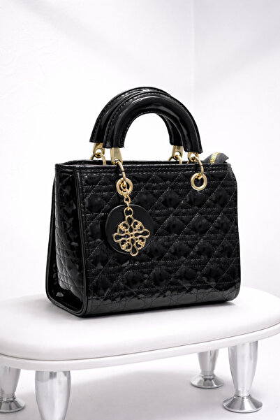 Store Siyah Rugan Kapitone Gold Detaylı El Çantası