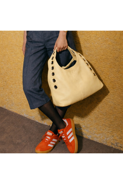 Inci Luxe Co. Metal Halka Detaylı Yumuşak Dokulu Omuz Çantası – Günlük Kullan...