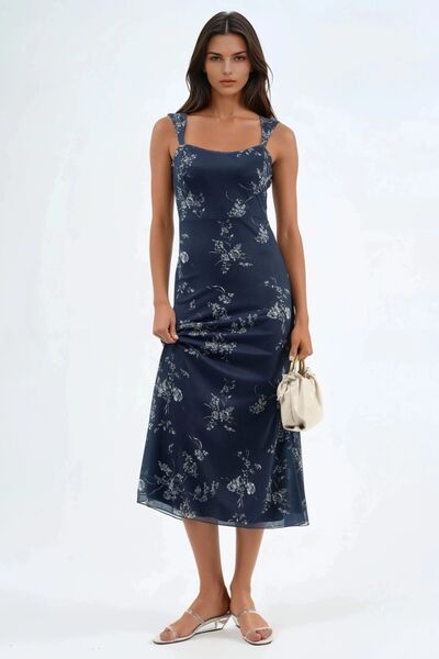 Hiccup Cvetni dezen midi haljina sa dekolteom u obliku srca