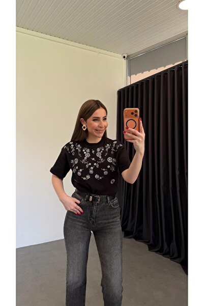 elif teke تي شيرت مزين بالخرز باللون الأسود