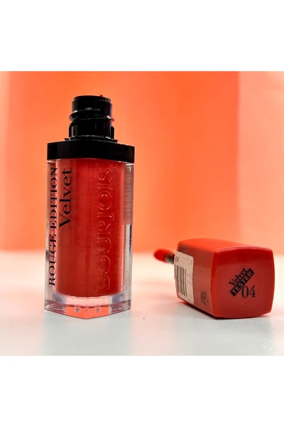 MT Rouge Edition Velvet Liquid Lipstick – No. 04 – 7.7 ml