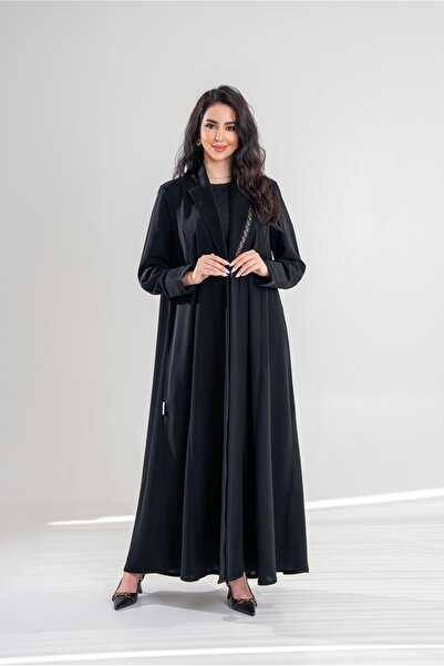 Al Afnan Boutique عبايه أنيقه مميزه من قماش كريب الكوبرا بياقه أنيقه ولمسة نا...
